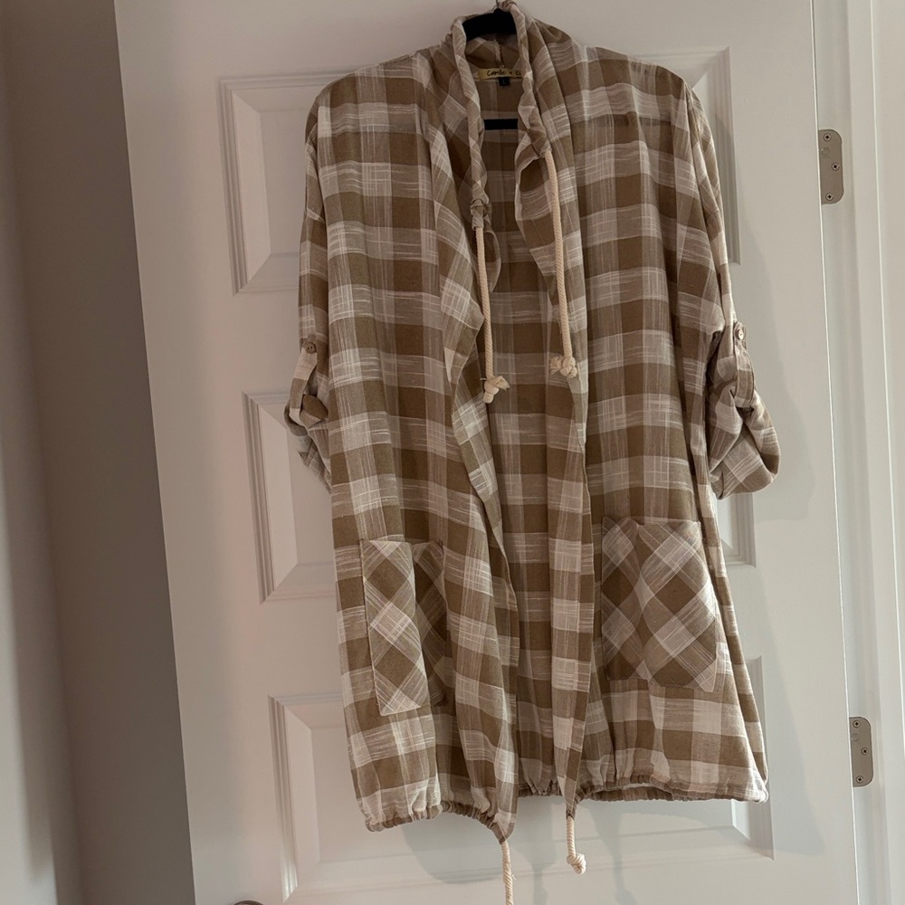 Casual Jacket in Tan and White